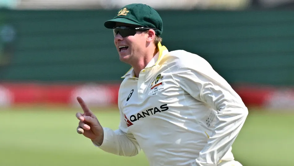 Steve Smith Resumes Fielding Duties After Being Cleared of Concussion Steve Smith Resumes Fielding Duties After Being Cleared of Concussion